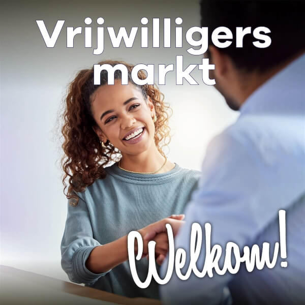 Meisje schudt hand van officieel uitziende man, gezien vanaf de rug